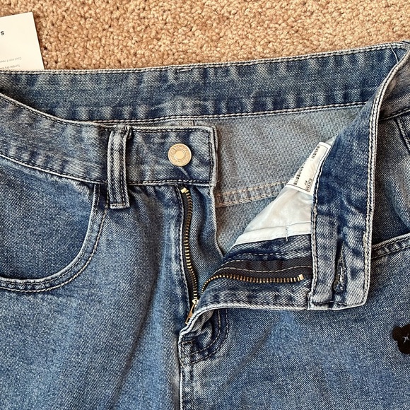 NWT EM Dead Bear Mom Jeans - Picture 4 of 8